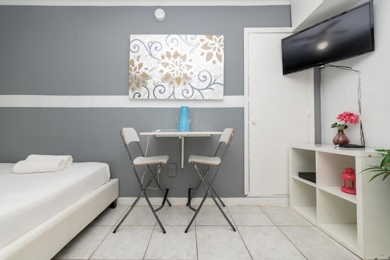 Ocean Drive Beach Apartments Маями Бийч Екстериор снимка